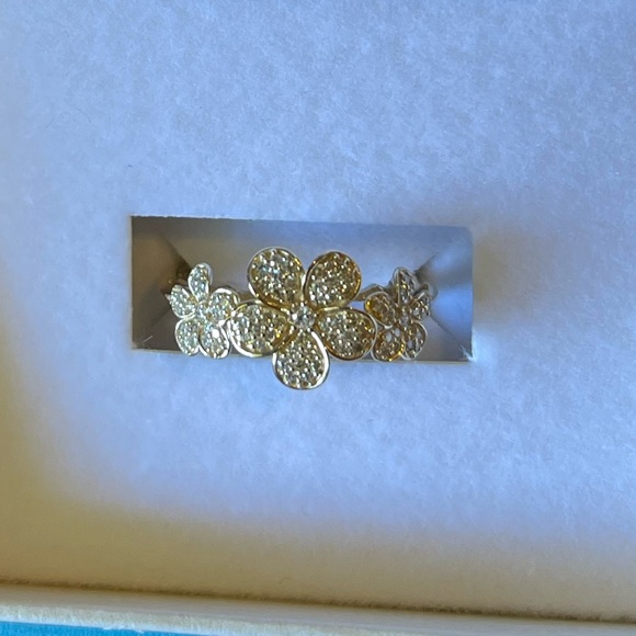 MAUI DIVERS Gold & Diamond Ring - Picture 9 of 17